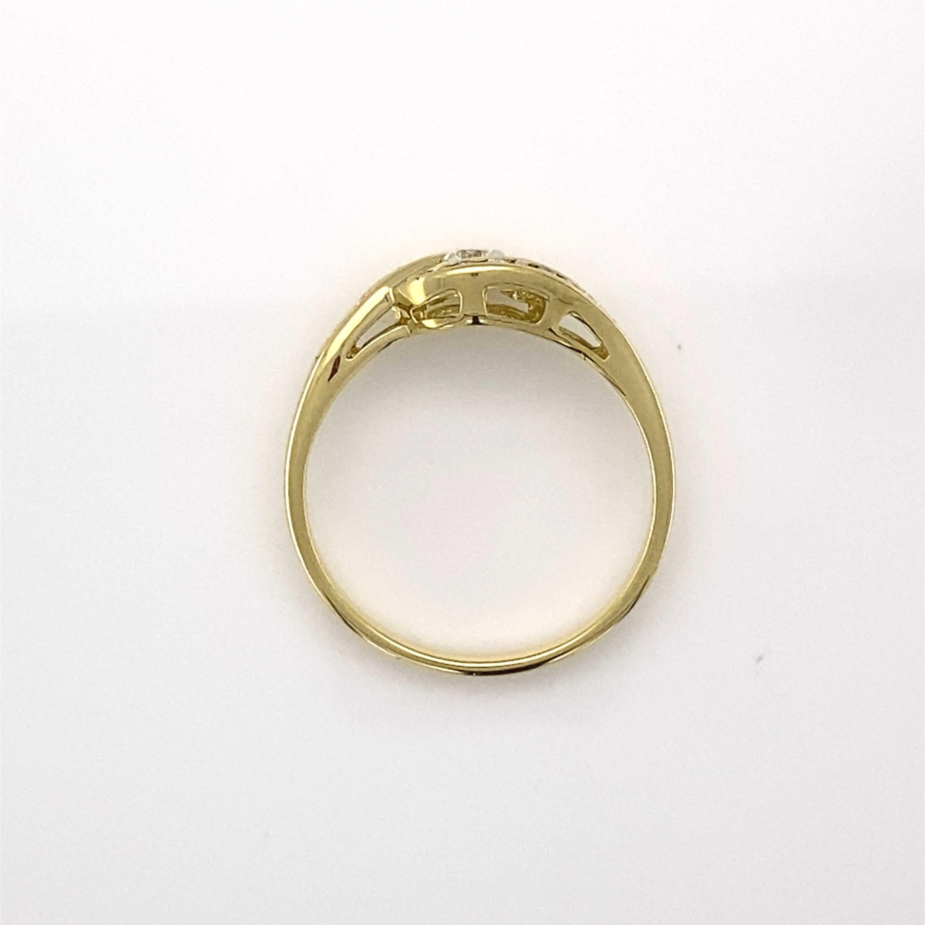 18CT YG 1 X 0.20CT CENTRE+ 0.18CT G-SI2 SHOULDER DIAMOND RING TDW= 0.38CT
